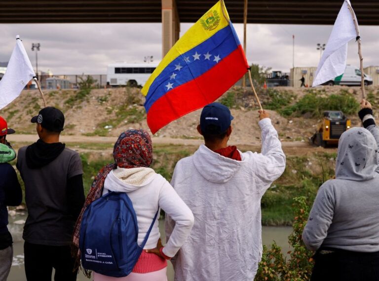 Estados Unidos impedirá a migrantes venezolanos renovar el parole humanitario